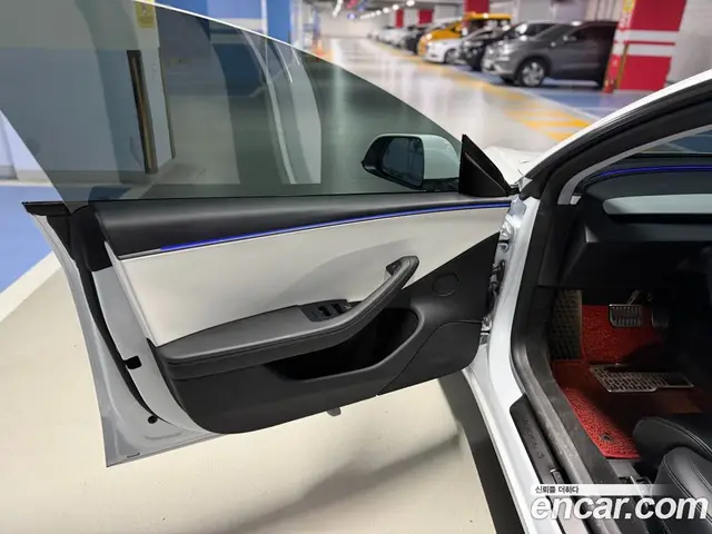 Tesla Model 3 2025 автомат (гидро), миниатюра 12