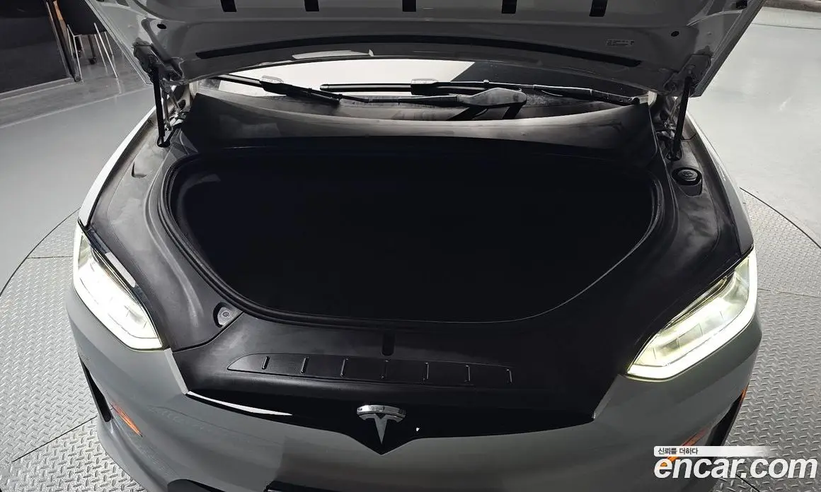 Tesla Model X 2023 0.3 автомат (гидро), фото 6