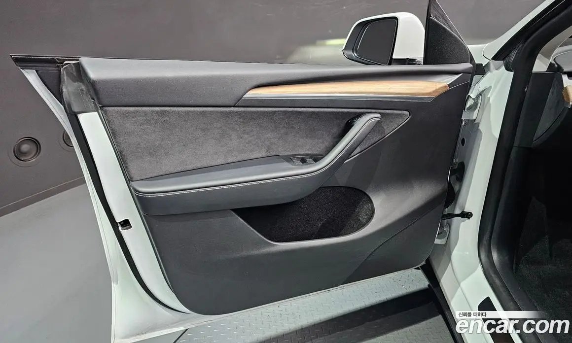 Tesla Model Y 2023 0.2 автомат (гидро), фото 14 Tesla Model Y 2023 0.2 автомат (гидро), фото 14