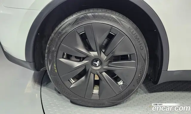 Tesla Model Y 2023 0.2 автомат (гидро), миниатюра 5 Tesla Model Y 2023 0.2 автомат (гидро), миниатюра 5