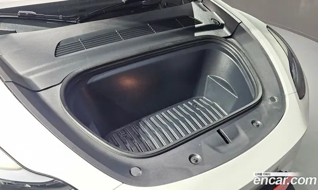Tesla Model Y 2023 0.2 автомат (гидро), миниатюра 6 Tesla Model Y 2023 0.2 автомат (гидро), миниатюра 6