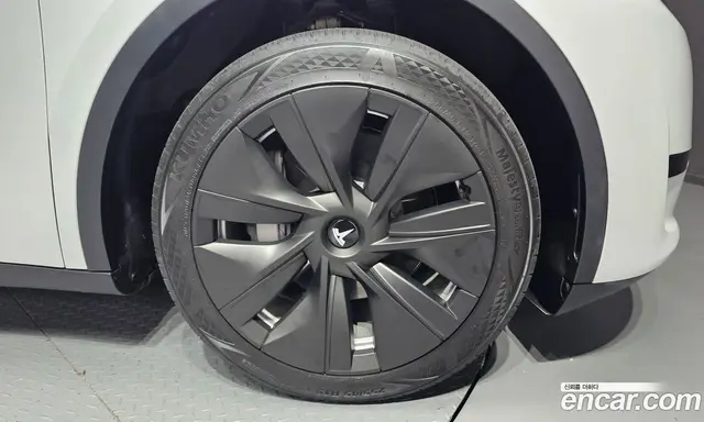 Tesla Model Y 2023 0.2 автомат (гидро), миниатюра 7 Tesla Model Y 2023 0.2 автомат (гидро), миниатюра 7