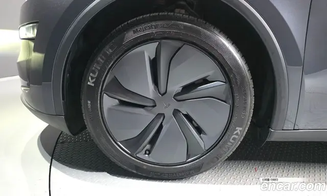 Tesla Model Y 2025 0.2 автомат (гидро), миниатюра 5 Tesla Model Y 2025 0.2 автомат (гидро), миниатюра 5