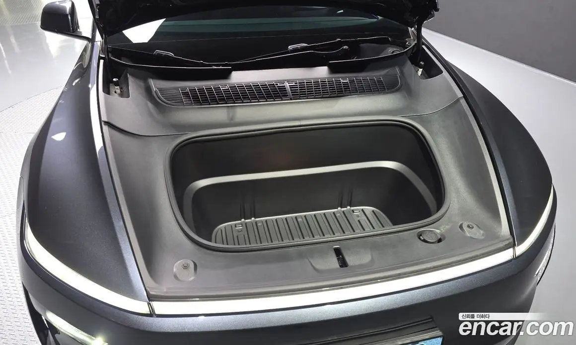 Tesla Model Y 2025 0.2 автомат (гидро), фото 6 Tesla Model Y 2025 0.2 автомат (гидро), фото 6