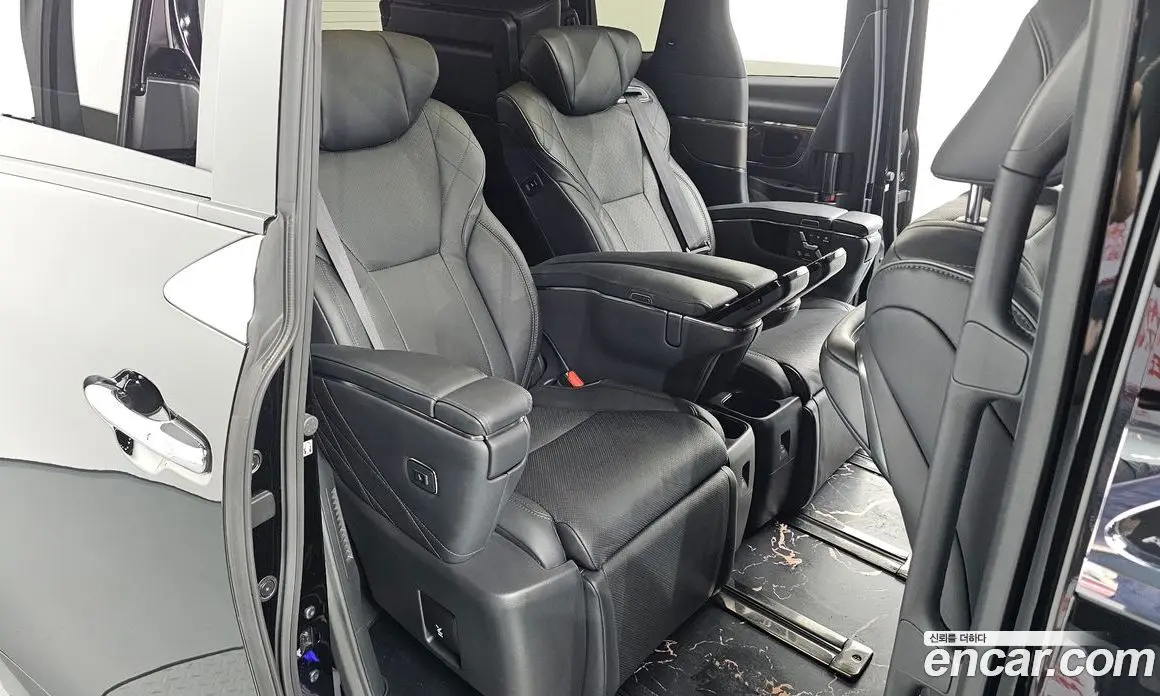 Toyota Alphard 2024 2.5 автомат (гидро), фото 17 Toyota Alphard 2024 2.5 автомат (гидро), фото 17