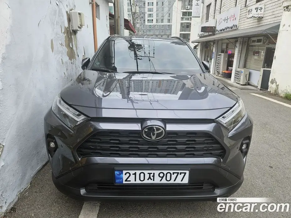 Toyota RAV4 2025 2.5 автомат (гидро), фото 1 Toyota RAV4 2025 2.5 автомат (гидро), фото 1