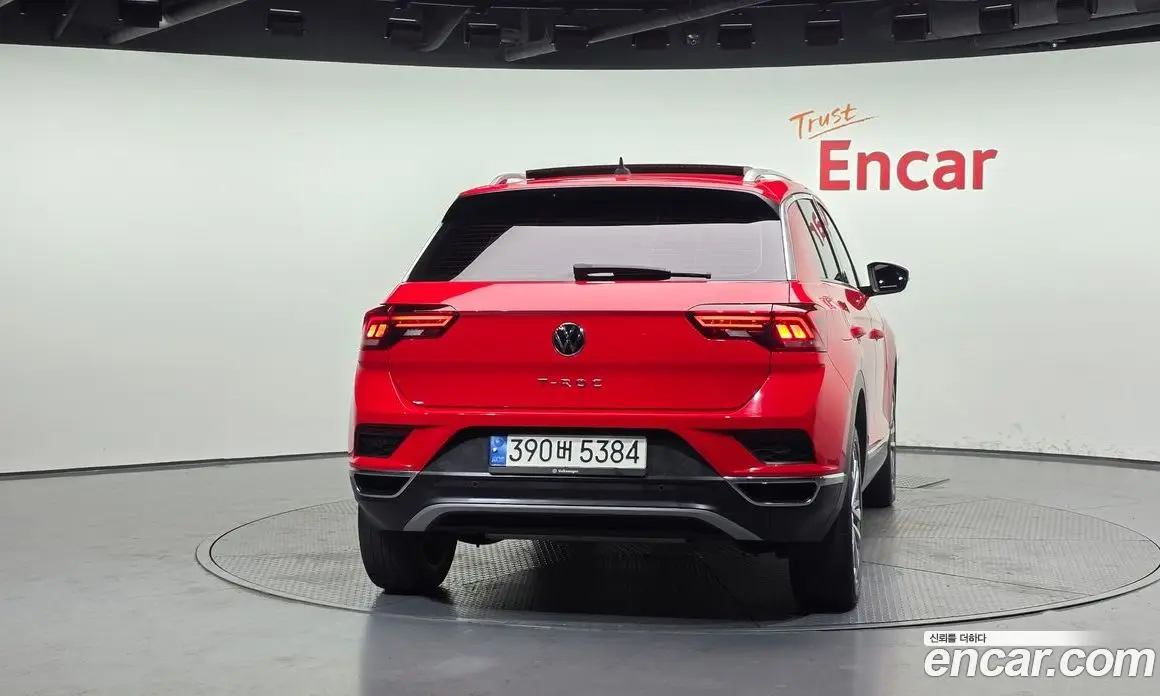 Volkswagen T-Roc 2021 2.0 автомат (гидро), фото 4 Volkswagen T-Roc 2021 2.0 автомат (гидро), фото 4
