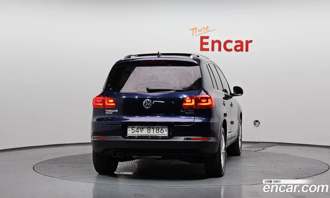 Volkswagen Tiguan 2013 2.0 автомат (гидро), фото 4 Volkswagen Tiguan 2013 2.0 автомат (гидро), фото 4