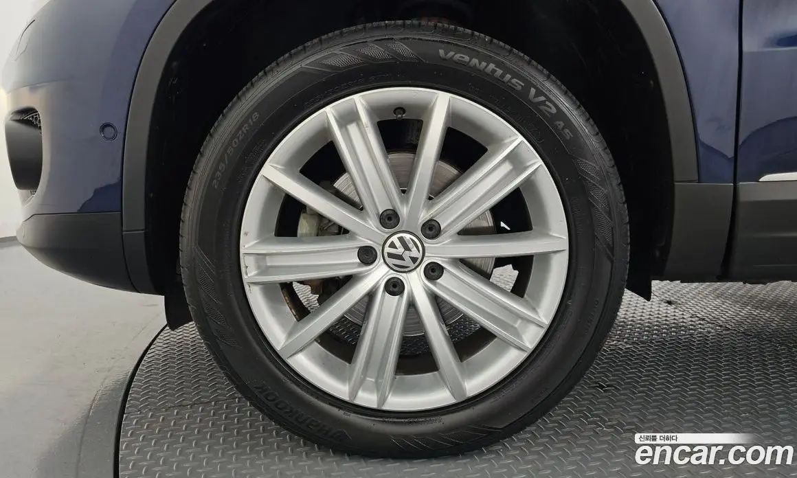Volkswagen Tiguan 2013 2.0 автомат (гидро), фото 5 Volkswagen Tiguan 2013 2.0 автомат (гидро), фото 5