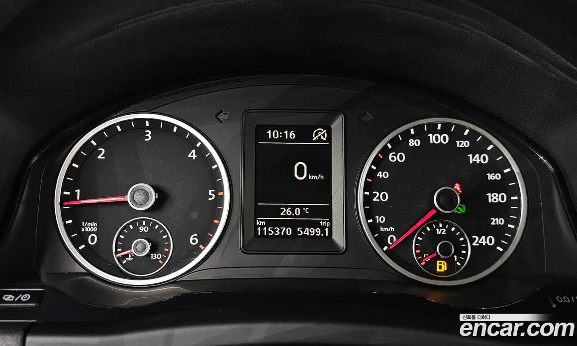Volkswagen Tiguan 2013 2.0 автомат (гидро), фото 8 Volkswagen Tiguan 2013 2.0 автомат (гидро), фото 8