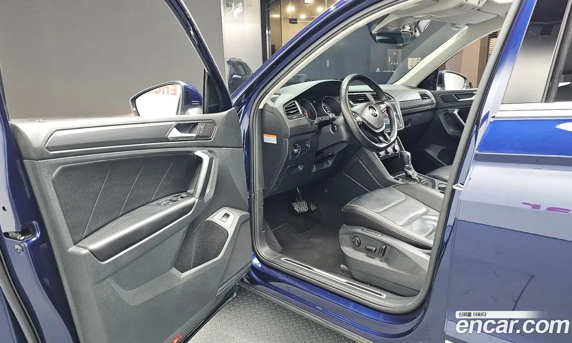 Volkswagen Tiguan 2018 2.0 автомат (гидро), фото 13 Volkswagen Tiguan 2018 2.0 автомат (гидро), фото 13