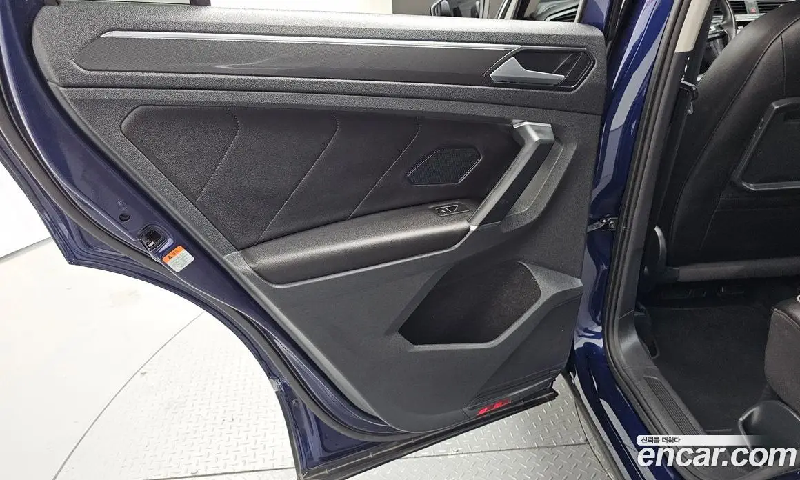 Volkswagen Tiguan 2018 2.0 автомат (гидро), фото 15 Volkswagen Tiguan 2018 2.0 автомат (гидро), фото 15
