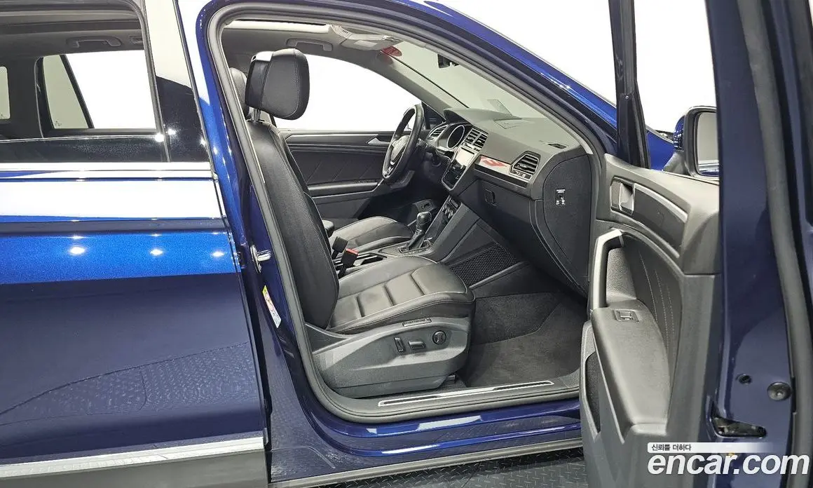Volkswagen Tiguan 2018 2.0 автомат (гидро), фото 16 Volkswagen Tiguan 2018 2.0 автомат (гидро), фото 16