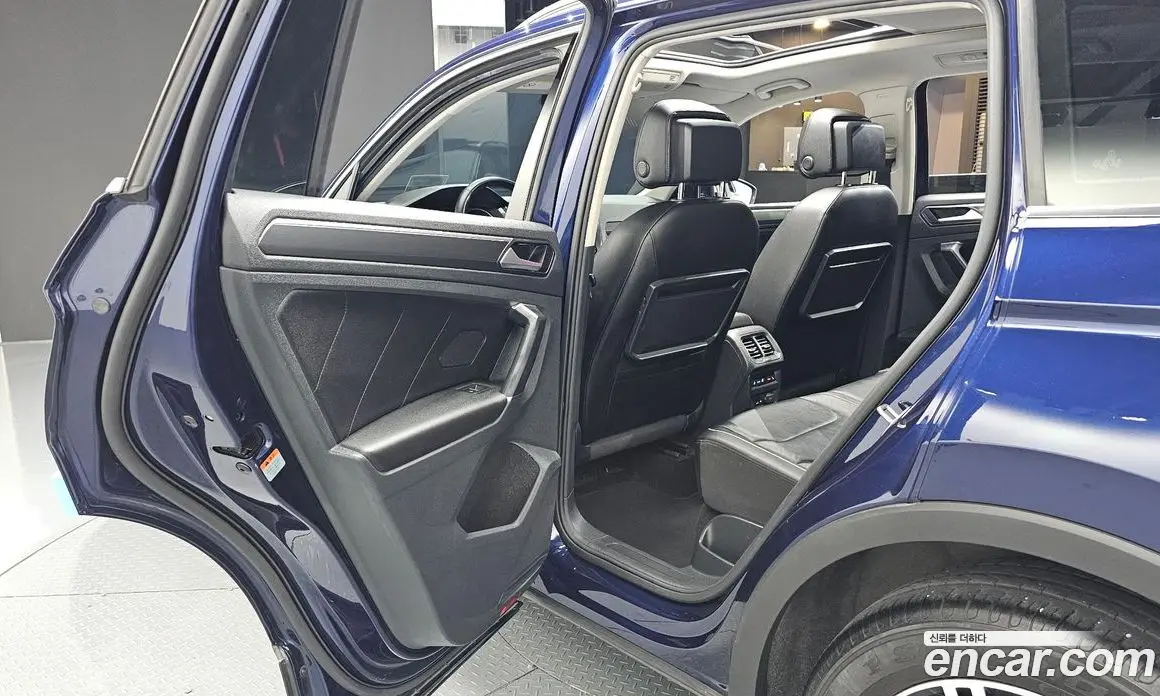 Volkswagen Tiguan 2018 2.0 автомат (гидро), фото 18 Volkswagen Tiguan 2018 2.0 автомат (гидро), фото 18