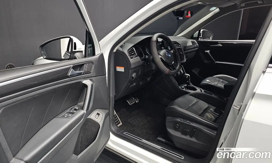 Volkswagen Tiguan 2018 2.0 автомат (гидро), фото 13 Volkswagen Tiguan 2018 2.0 автомат (гидро), фото 13