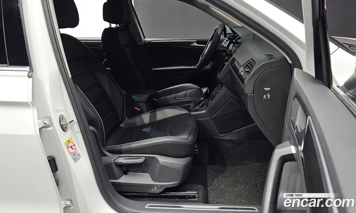 Volkswagen Tiguan 2018 2.0 автомат (гидро), фото 16 Volkswagen Tiguan 2018 2.0 автомат (гидро), фото 16