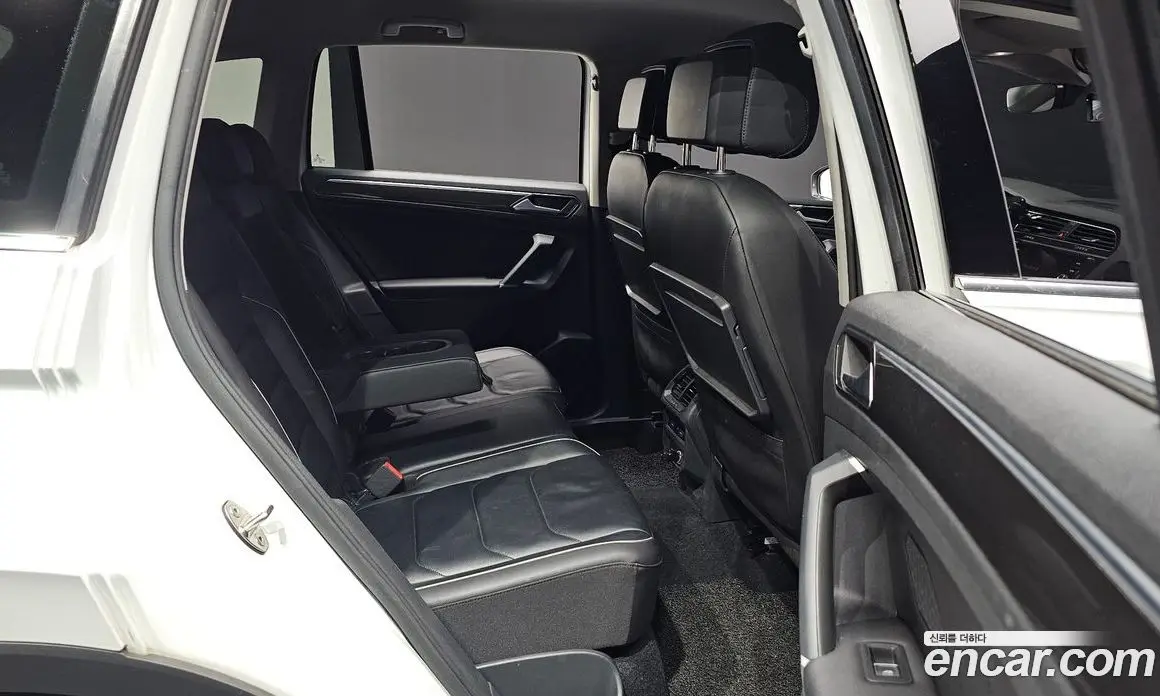 Volkswagen Tiguan 2018 2.0 автомат (гидро), фото 18 Volkswagen Tiguan 2018 2.0 автомат (гидро), фото 18