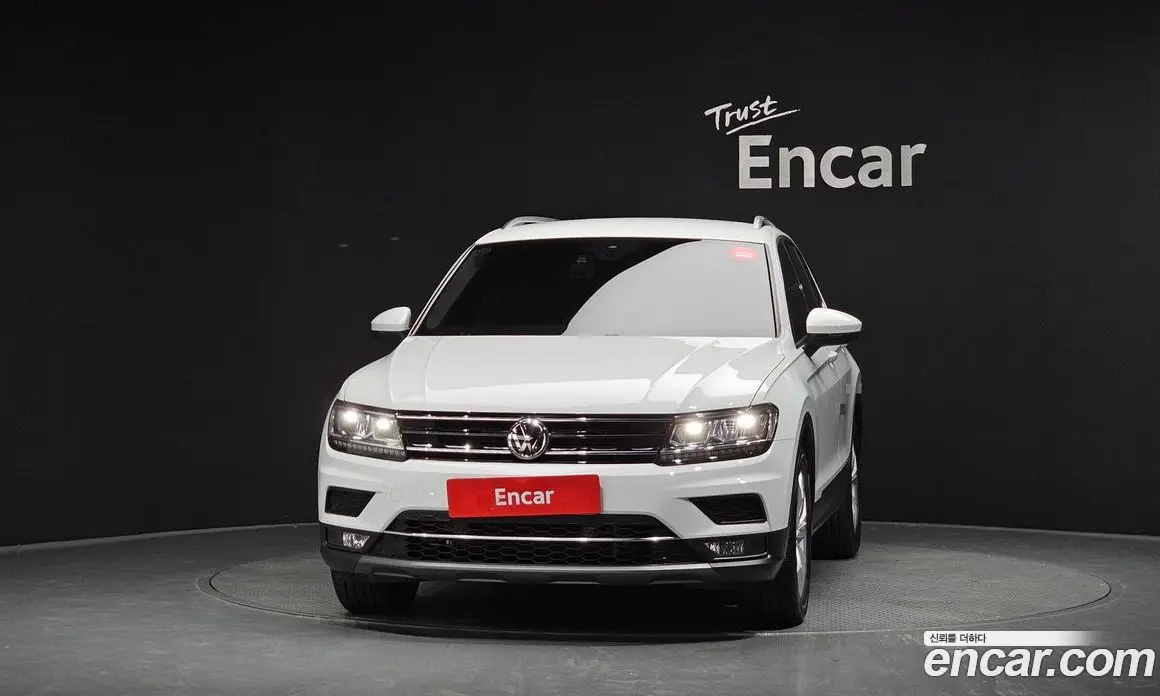 Volkswagen Tiguan 2018 2.0 автомат (гидро), фото 3 Volkswagen Tiguan 2018 2.0 автомат (гидро), фото 3