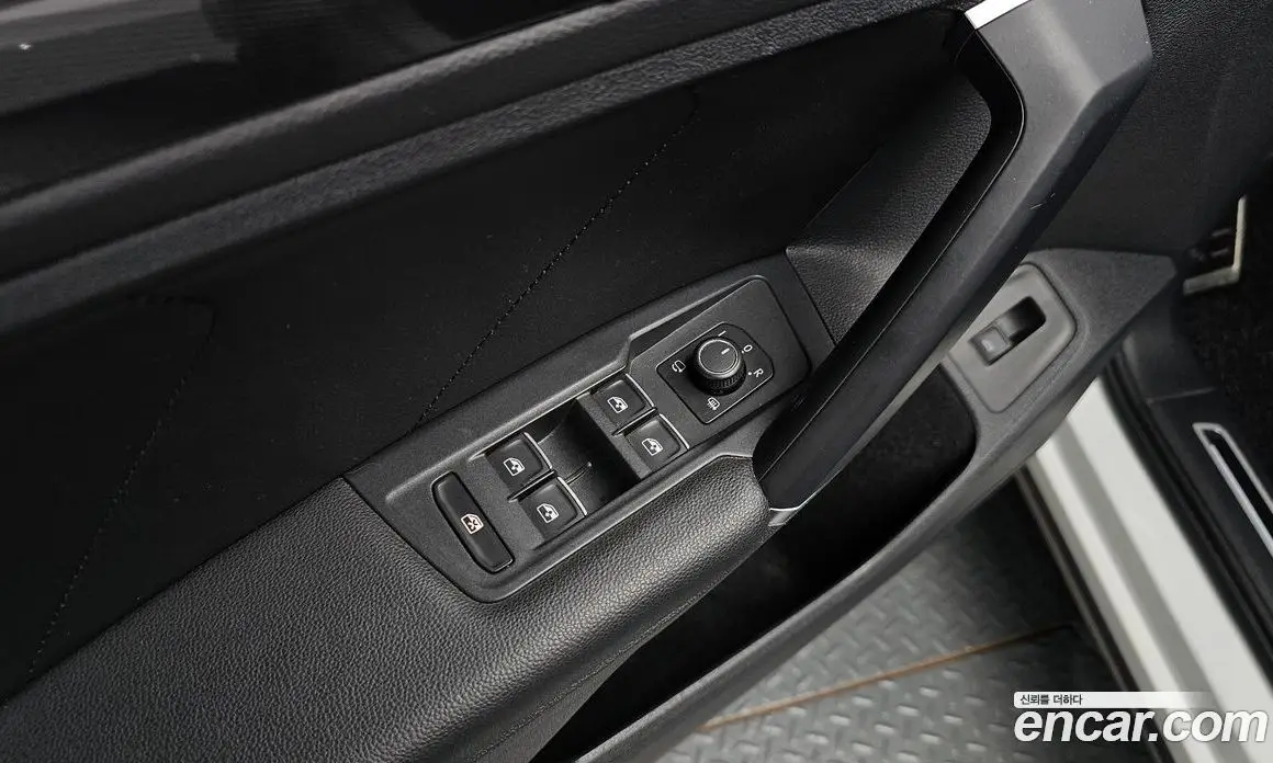 Volkswagen Tiguan 2018 2.0 автомат (гидро), фото 28 Volkswagen Tiguan 2018 2.0 автомат (гидро), фото 28