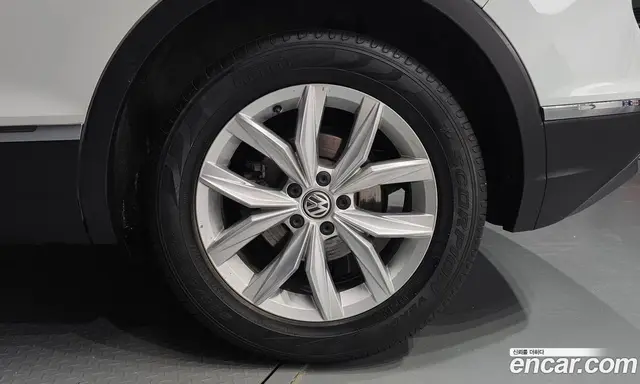 Volkswagen Tiguan 2018 2.0 автомат (гидро), миниатюра 7 Volkswagen Tiguan 2018 2.0 автомат (гидро), миниатюра 7