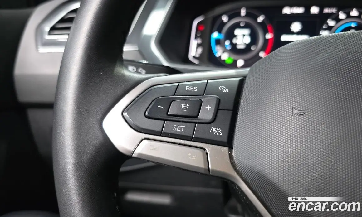 Volkswagen Tiguan 2022 2.0 автомат (гидро), фото 17 Volkswagen Tiguan 2022 2.0 автомат (гидро), фото 17