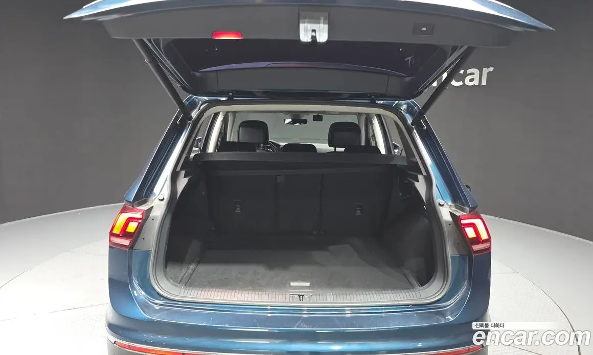 Volkswagen Tiguan 2022 2.0 автомат (гидро), фото 20 Volkswagen Tiguan 2022 2.0 автомат (гидро), фото 20