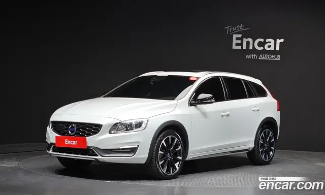 Volvo V60 2015 2.5 автомат (гидро), миниатюра 1 Volvo V60 2015 2.5 автомат (гидро), миниатюра 1