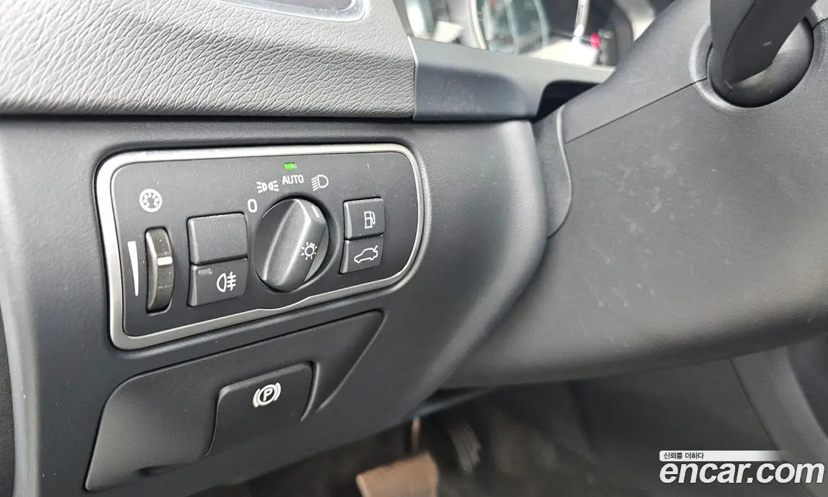 Volvo V60 2015 2.5 автомат (гидро), фото 17 Volvo V60 2015 2.5 автомат (гидро), фото 17