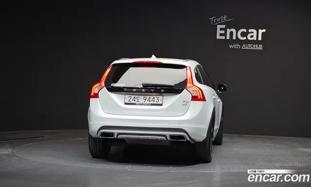 Volvo V60 2015 2.5 автомат (гидро), миниатюра 4 Volvo V60 2015 2.5 автомат (гидро), миниатюра 4