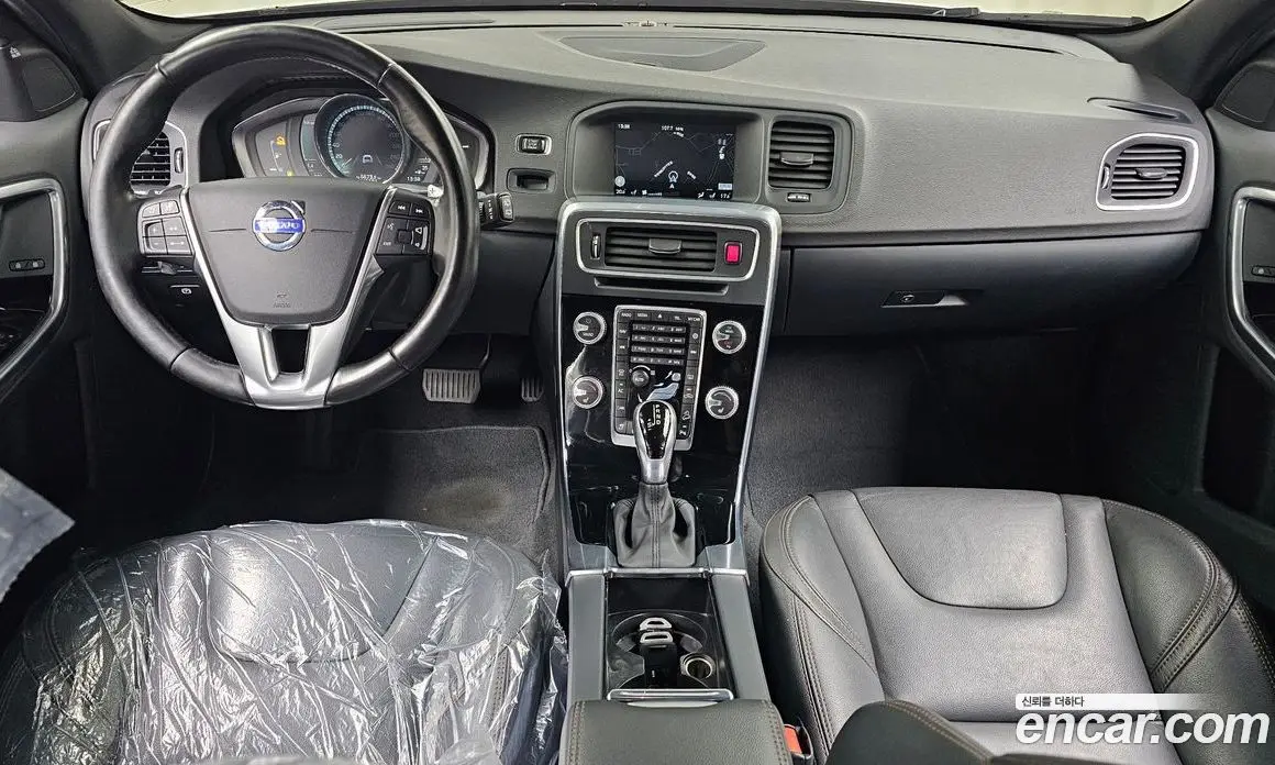 Volvo V60 2015 2.5 автомат (гидро), фото 7 Volvo V60 2015 2.5 автомат (гидро), фото 7