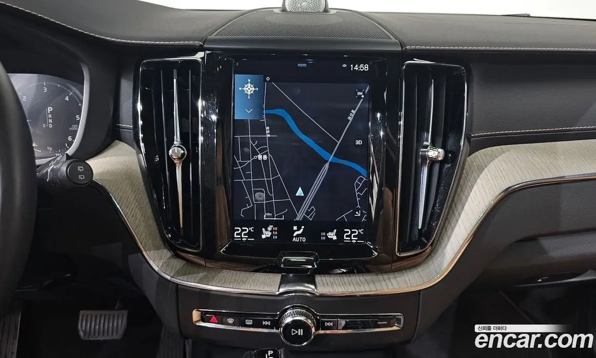 Volvo XC60 2017 2.0 автомат (гидро), фото 13 Volvo XC60 2017 2.0 автомат (гидро), фото 13