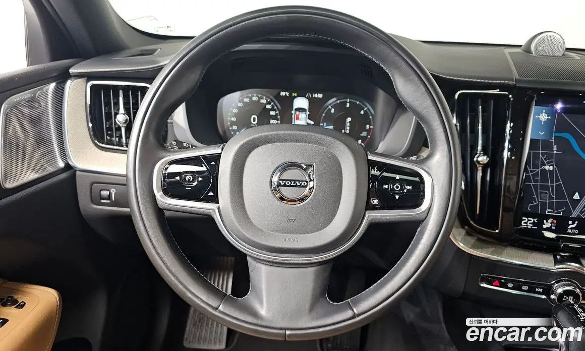 Volvo XC60 2017 2.0 автомат (гидро), фото 14 Volvo XC60 2017 2.0 автомат (гидро), фото 14