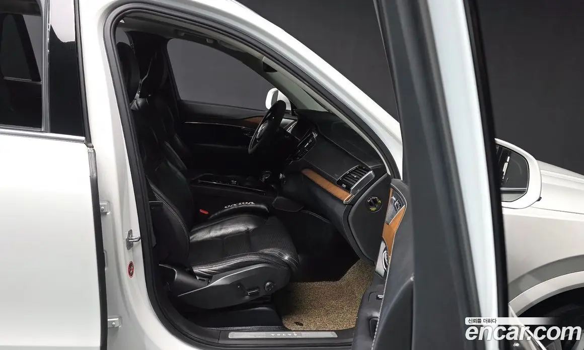 Volvo XC90 2017 2.0 автомат (гидро), фото 11 Volvo XC90 2017 2.0 автомат (гидро), фото 11