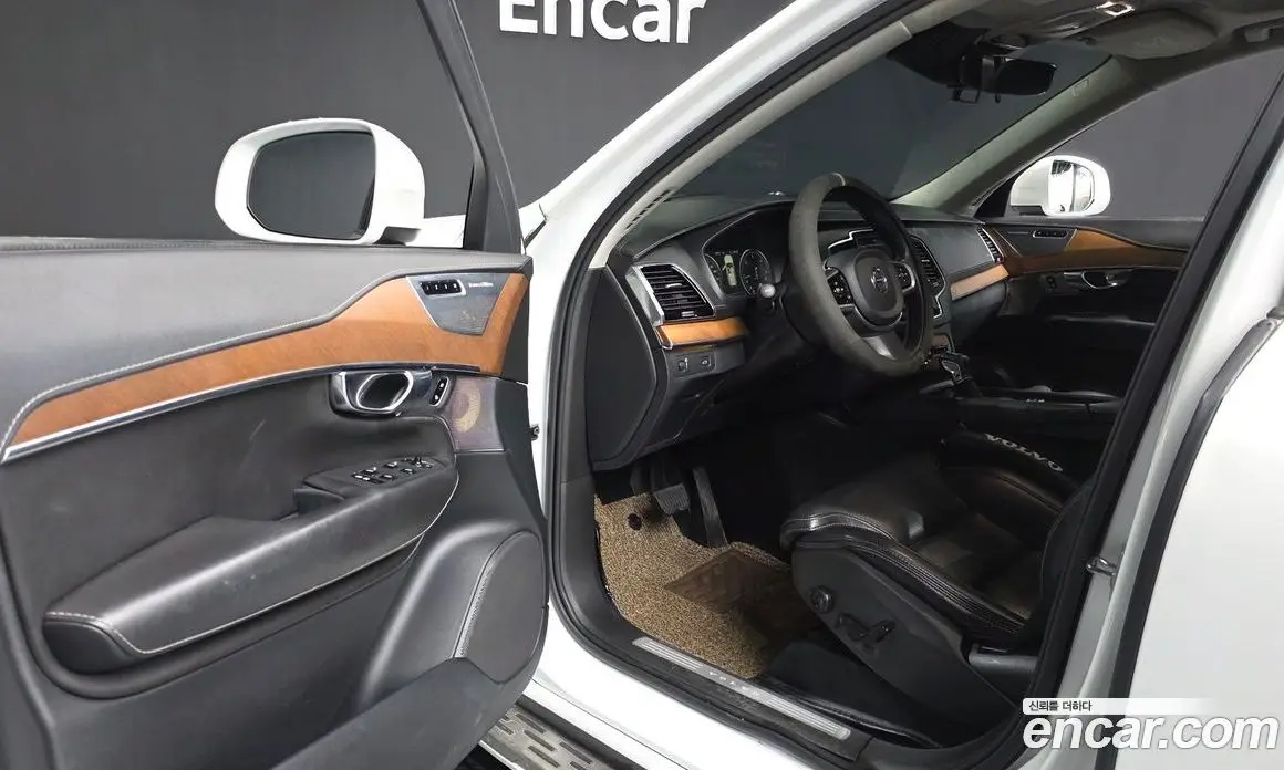 Volvo XC90 2017 2.0 автомат (гидро), фото 10 Volvo XC90 2017 2.0 автомат (гидро), фото 10