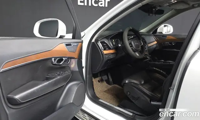 Volvo XC90 2017 2.0 автомат (гидро), миниатюра 10 Volvo XC90 2017 2.0 автомат (гидро), миниатюра 10