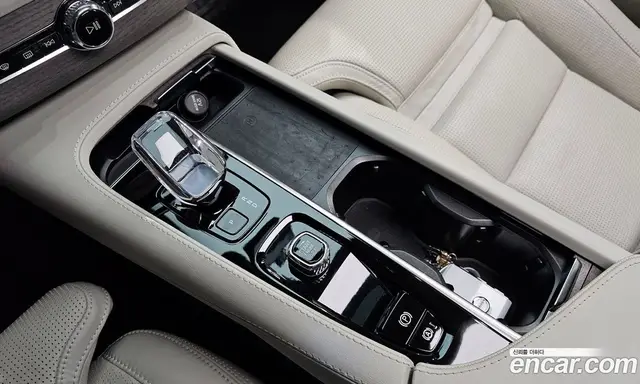 Volvo XC90 2023 2.0 автомат (гидро), миниатюра 9 Volvo XC90 2023 2.0 автомат (гидро), миниатюра 9