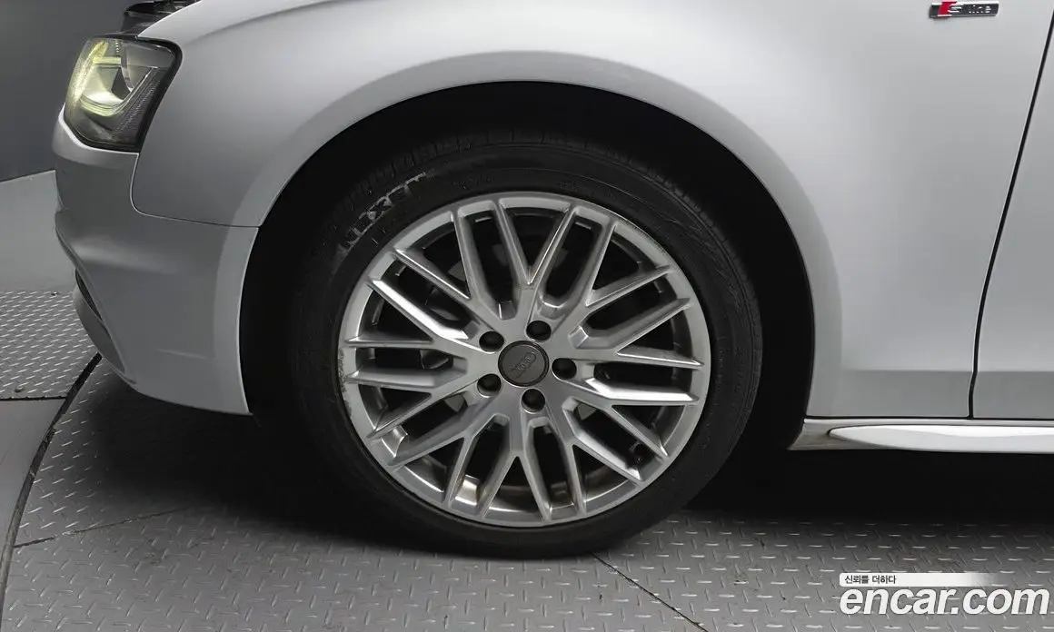 Audi A4 2015 2.0 автомат (гидро), фото 5 Audi A4 2015 2.0 автомат (гидро), фото 5
