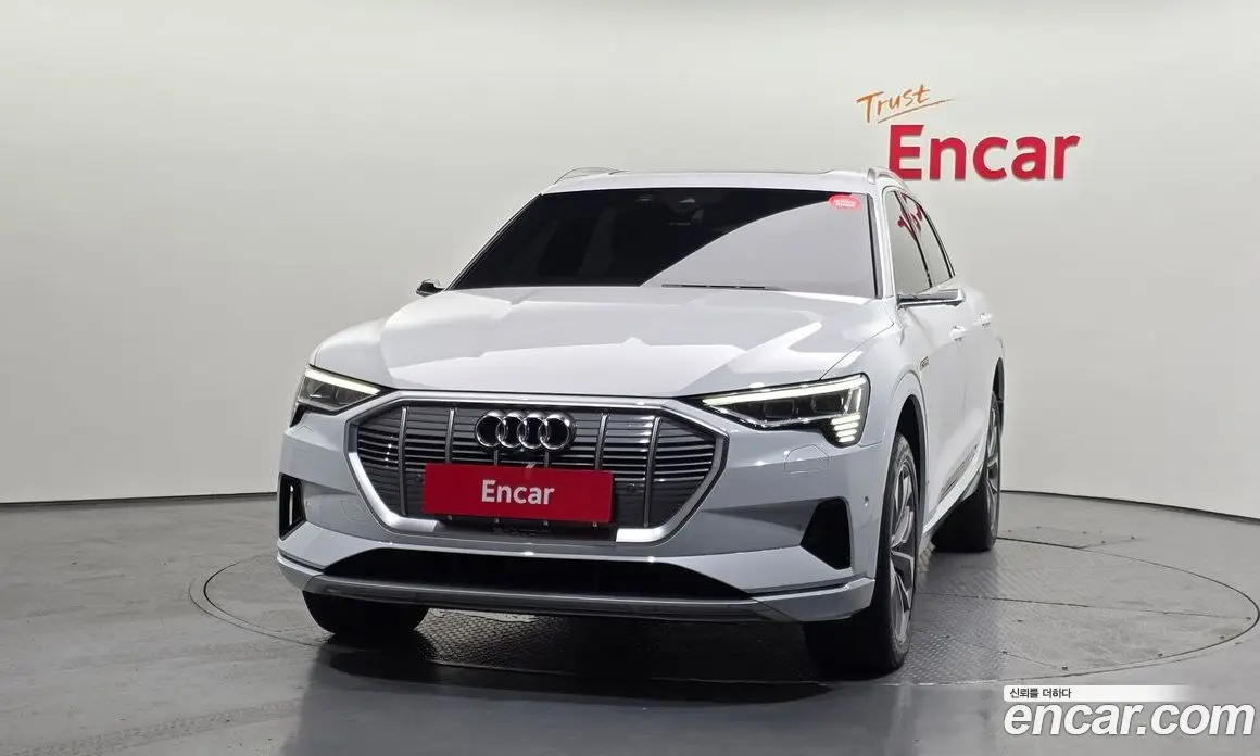 Audi e-tron 2022 0.2 автомат (гидро), фото 3 Audi e-tron 2022 0.2 автомат (гидро), фото 3