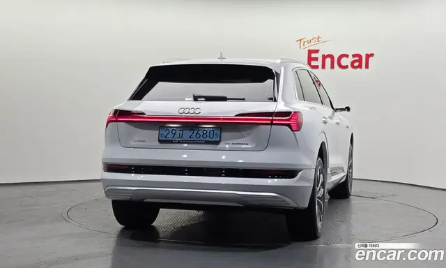 Audi e-tron 2022 0.2 автомат (гидро), миниатюра 4 Audi e-tron 2022 0.2 автомат (гидро), миниатюра 4