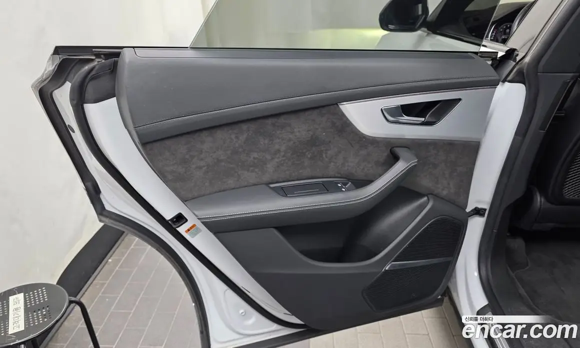 Audi Q8 2022 3.0 автомат (гидро), фото 15