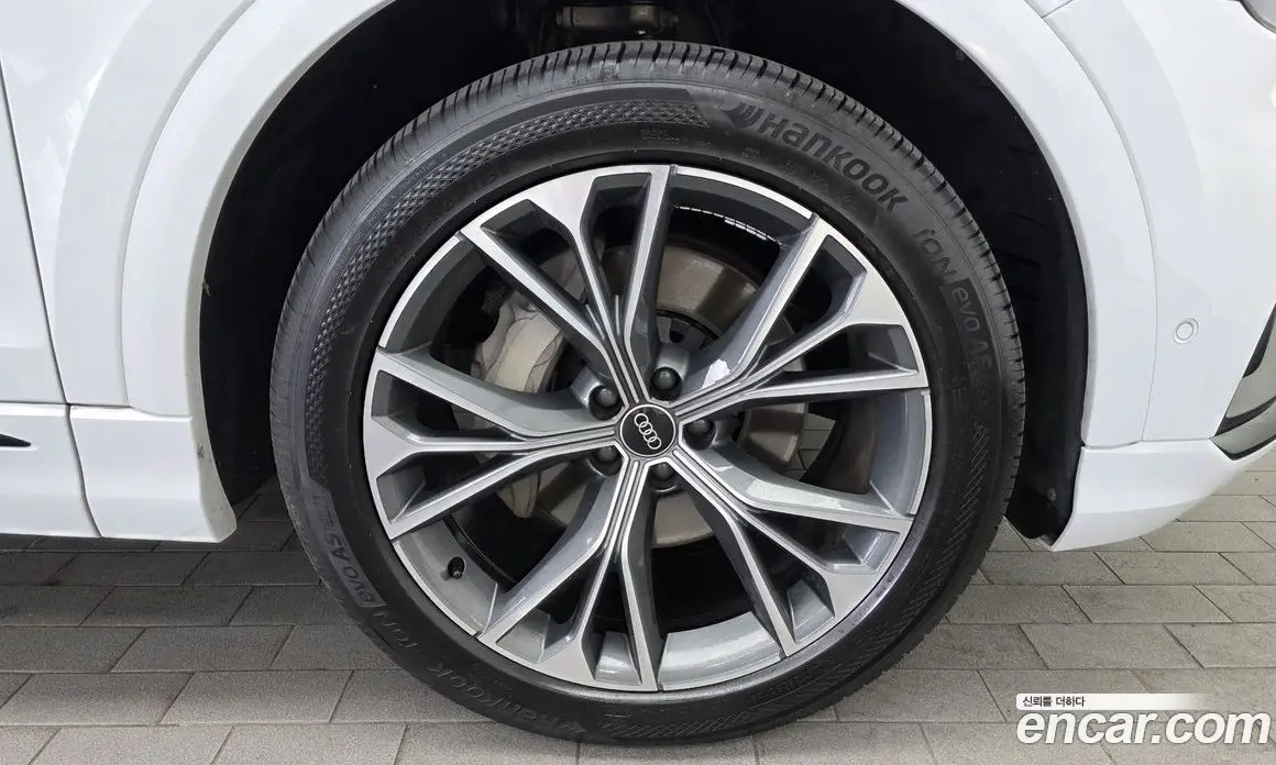 Audi Q8 2022 3.0 автомат (гидро), фото 7
