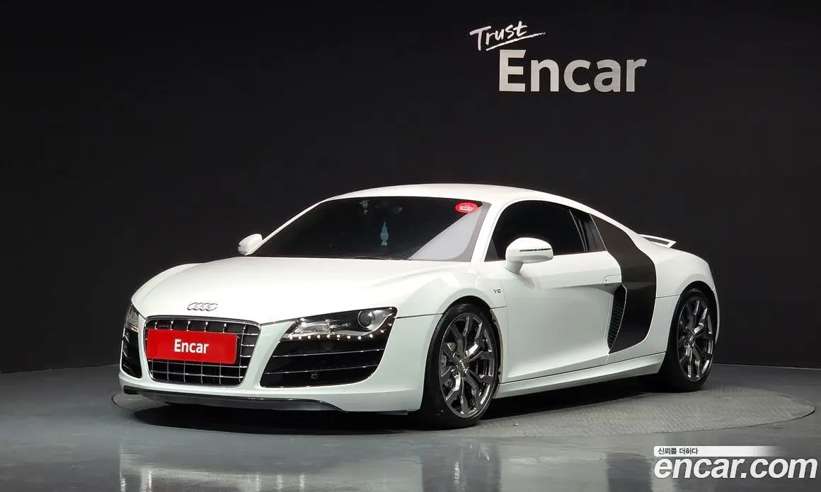 Audi R8 2012 5.2 автомат (гидро), фото 1 Audi R8 2012 5.2 автомат (гидро), фото 1