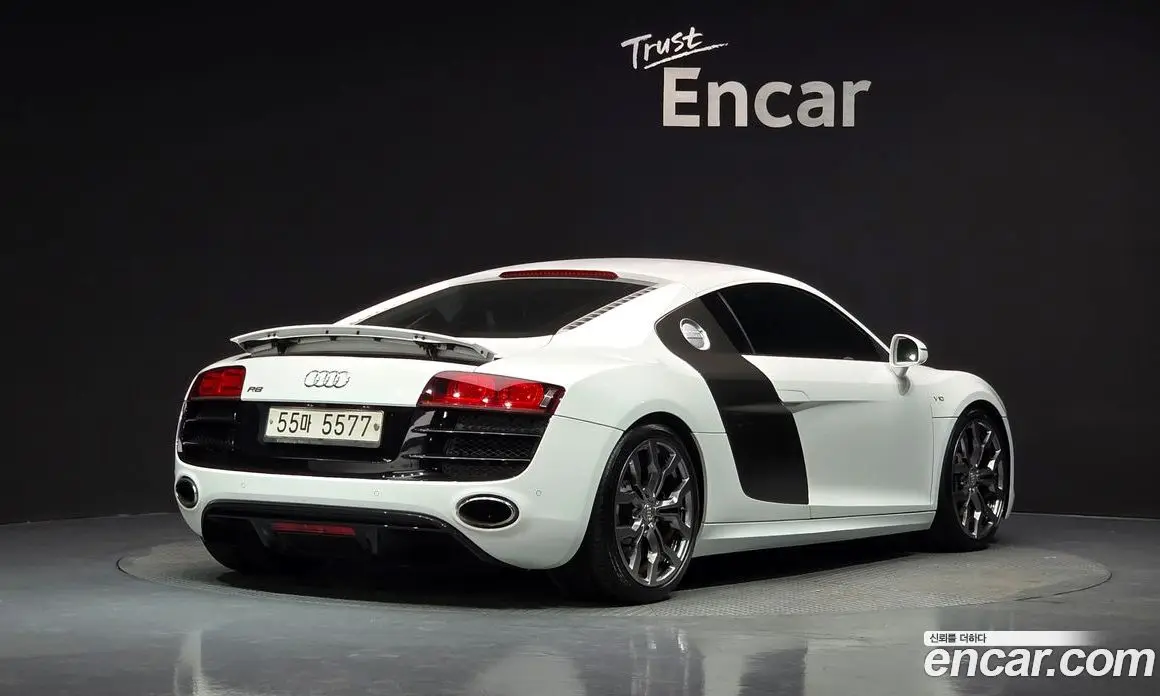 Audi R8 2012 5.2 автомат (гидро), фото 2 Audi R8 2012 5.2 автомат (гидро), фото 2