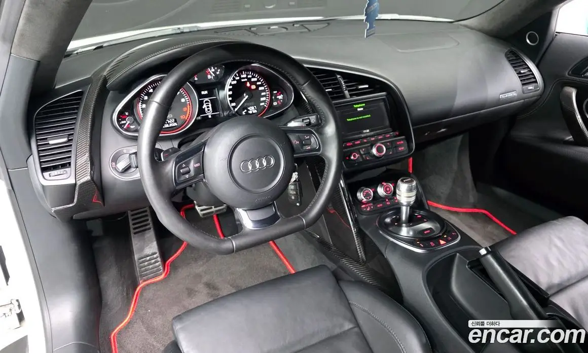 Audi R8 2012 5.2 автомат (гидро), фото 7 Audi R8 2012 5.2 автомат (гидро), фото 7