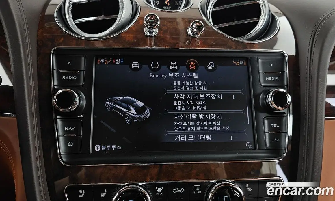 Bentley Bentayga 2018 6.0 автомат (гидро), фото 16 Bentley Bentayga 2018 6.0 автомат (гидро), фото 16