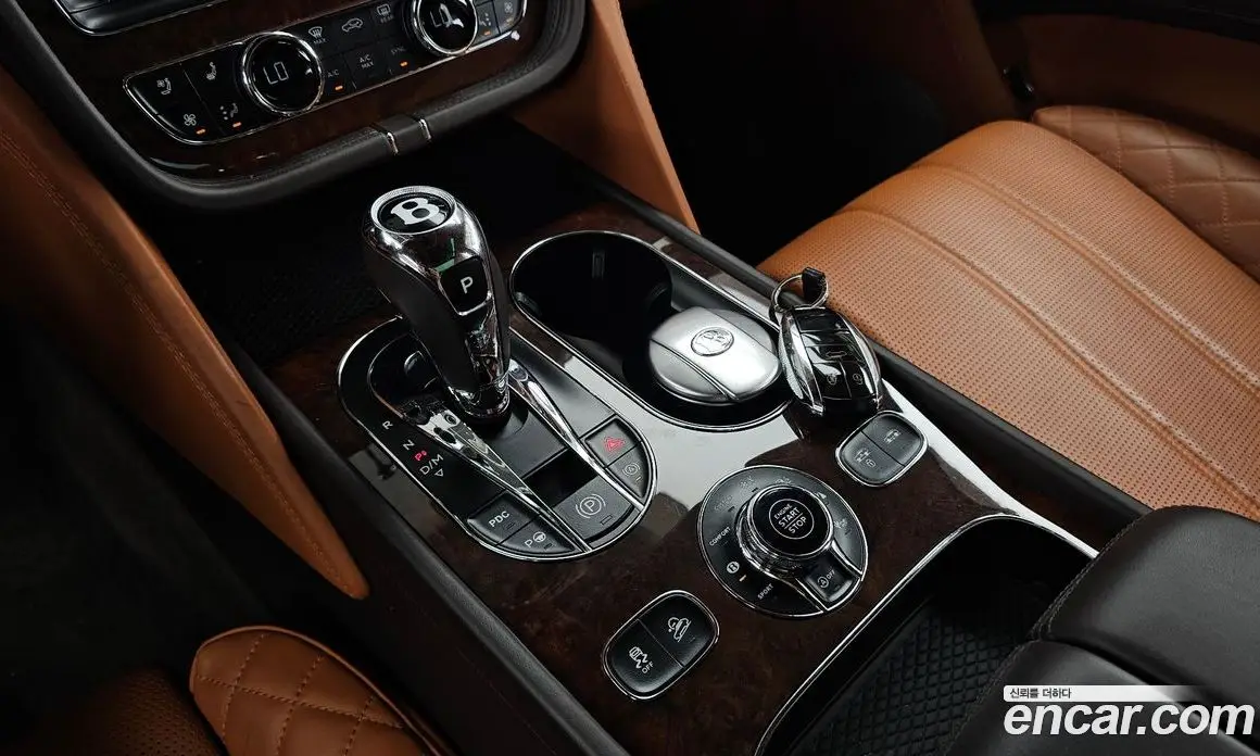 Bentley Bentayga 2018 6.0 автомат (гидро), фото 9 Bentley Bentayga 2018 6.0 автомат (гидро), фото 9