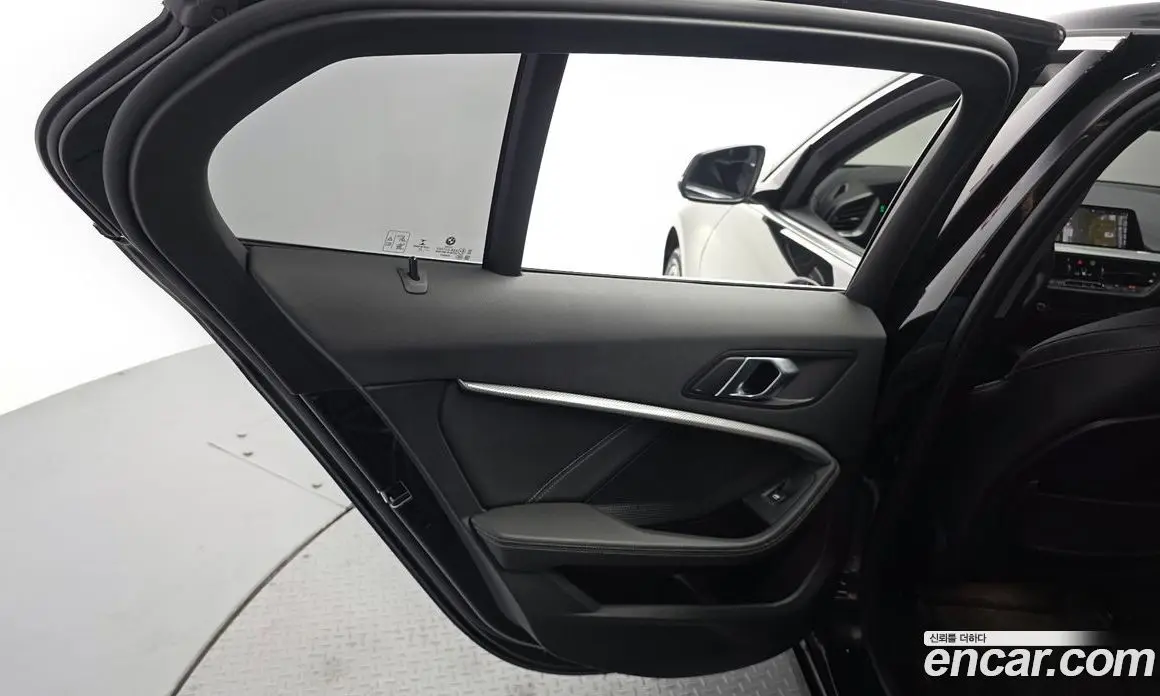 BMW 1 серия 2021 2.0 автомат (гидро), фото 15