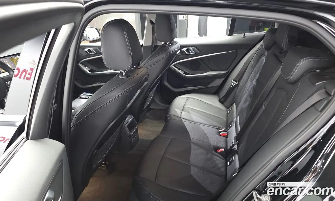 BMW 1 серия 2021 2.0 автомат (гидро), фото 16