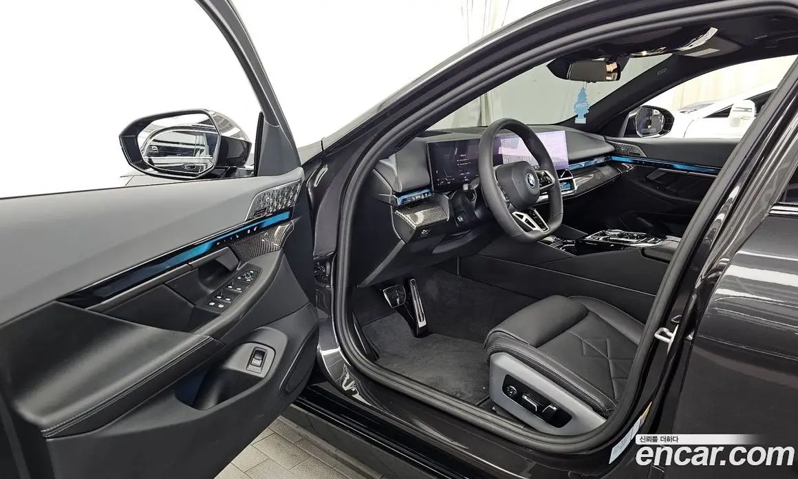 BMW 5 серия 2025 2.0 автомат (гидро), фото 13 BMW 5 серия 2025 2.0 автомат (гидро), фото 13