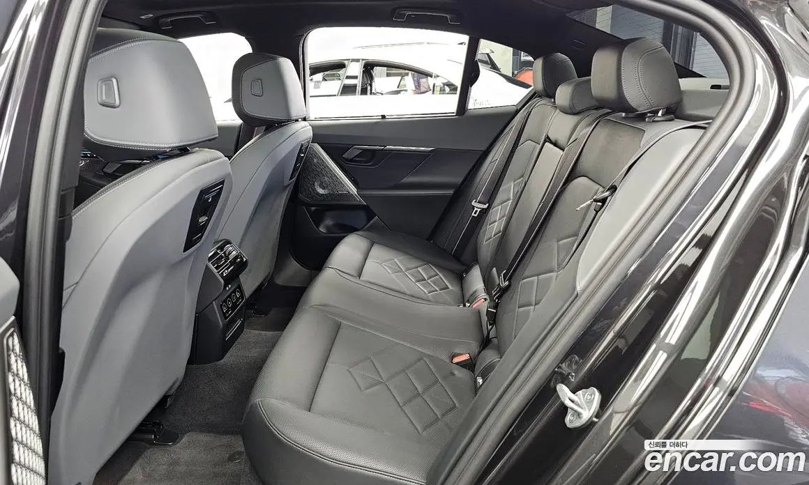 BMW 5 серия 2025 2.0 автомат (гидро), фото 16 BMW 5 серия 2025 2.0 автомат (гидро), фото 16